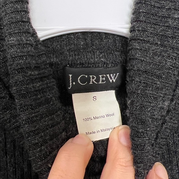 Vintage J.Crew Charcoal Gray Merino Wool Turtleneck Sweater Size Small - Picture 3 of 5